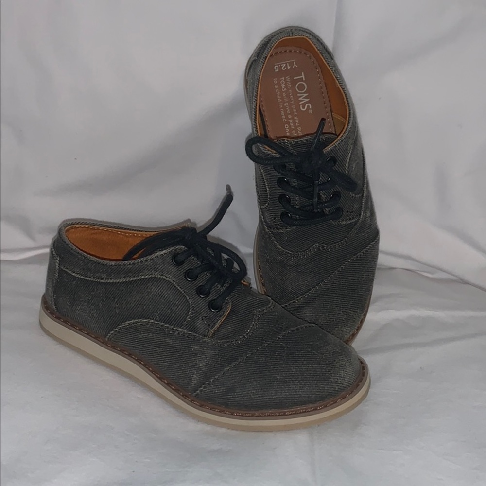 Boys Toms shoes